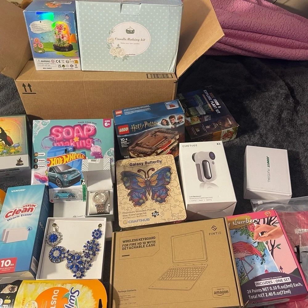 NEW Amazon BEAUTY Box, Brand NEW 📦 🔥 NO JUNK, NO used products, 5 ⭐️ rating!​​​ - Picture 15 of 16